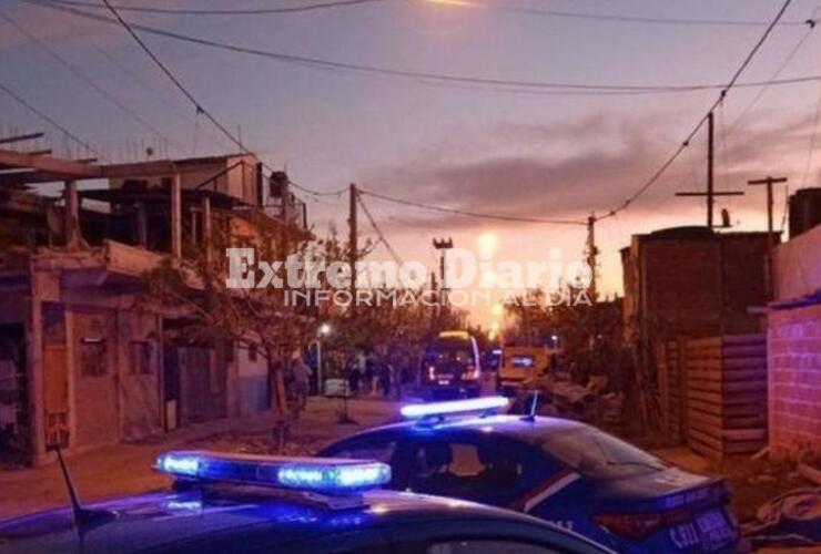 Imagen de Balearon a un beb&eacute; y dos j&oacute;venes en Villa Gobernador G&aacute;lvez