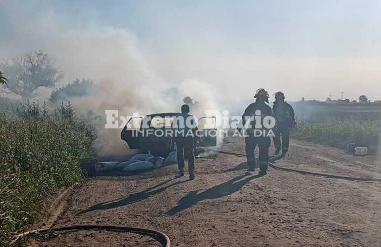 Imagen de Incendio de un vehículo camino al paraje El Ombú