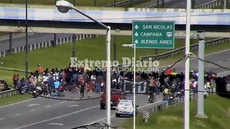 Imagen de Martes con piquete en la autopista Rosario-Buenos Aires por una protesta nacional