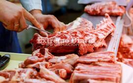 Imagen de Anunciar&aacute;n un plan de descuento del 10% para compra de carne vacuna con d&eacute;bito