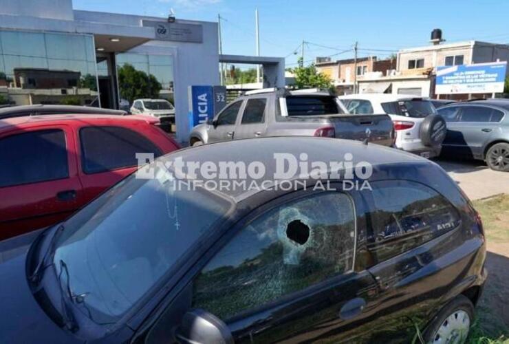 Imagen de Desde una bicicleta atacaron a tiros el frente de la comisaría 32ª