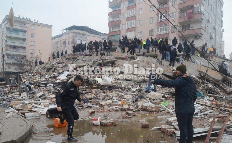 Imagen de El terremoto en Turqu&iacute;a y Siria dej&oacute; 9.500 muertos y es uno de los m&aacute;s letales