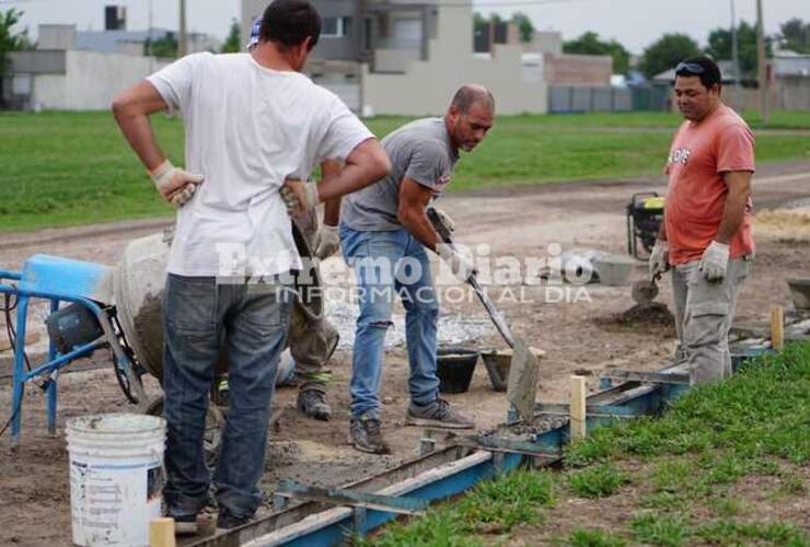 Imagen de Más infraestructura: Continúan las obras de cordón cuneta en los barrios