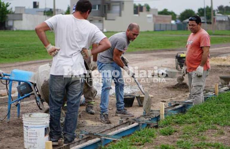 Imagen de Más infraestructura: Continúan las obras de cordón cuneta en los barrios