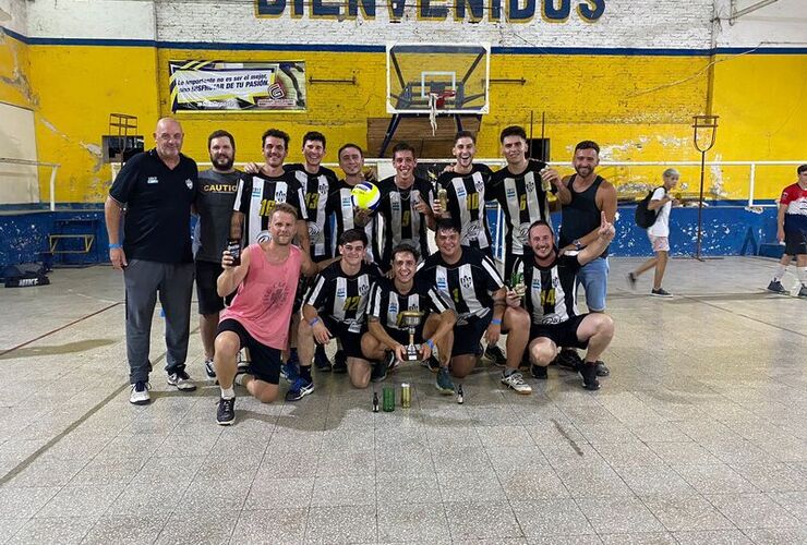 Imagen de Uni&oacute;n 'Campe&oacute;n' en 1&ordf; divisi&oacute;n de un torneo amistoso en Villa Constituci&oacute;n.