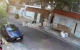 Imagen de Violento asalto armado con dos personas baleadas en Rosario
