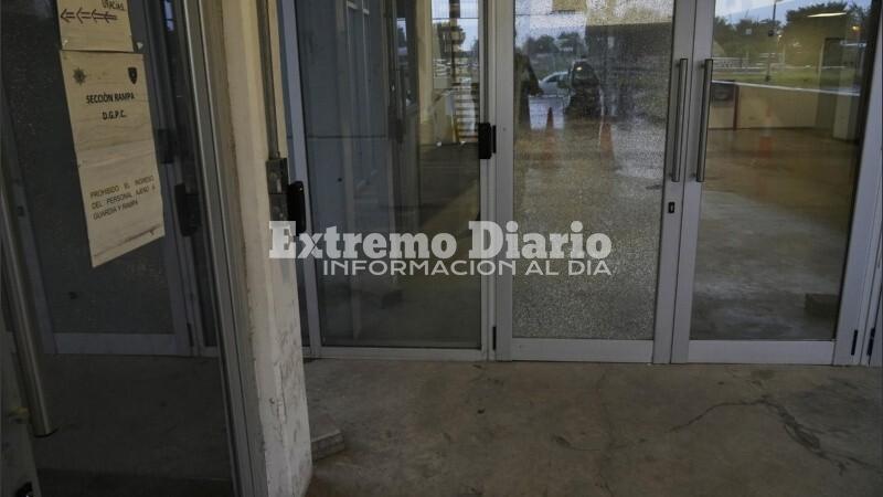 Imagen de Atacaron a balazos la sede de la Polic&iacute;a Comunitaria en zona sudoeste