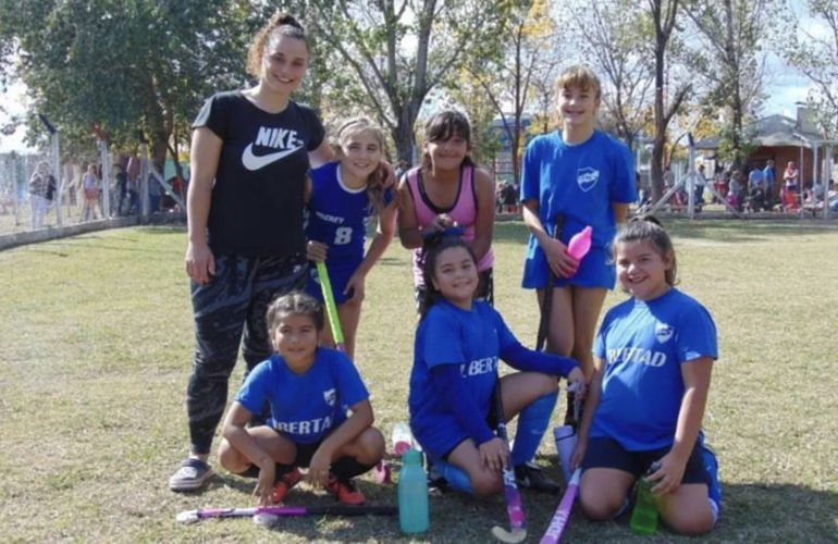 Imagen de Inician los entrenamientos de hockey femenino de Libertad de General Lagos.