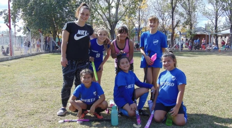 Imagen de Inician los entrenamientos de hockey femenino de Libertad de General Lagos.