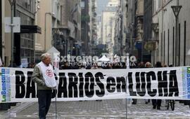 Imagen de Bancarios: la paritaria se estanc&oacute; y eval&uacute;an medidas de fuerza