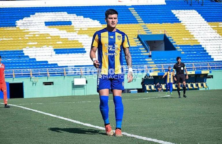 Imagen de Facundo Cima, con pasado en las inferiores de Talleres, firm&oacute; contrato con Sportivo Luque&ntilde;o