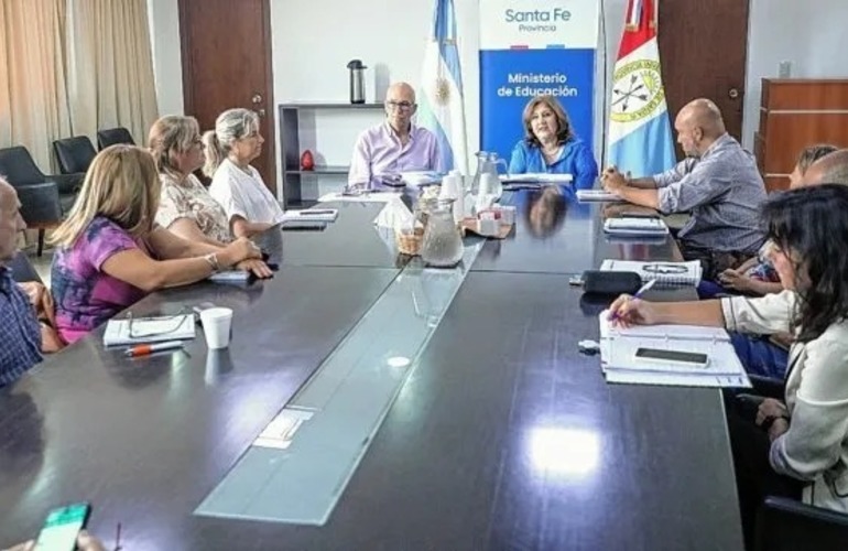 Los docentes se re&uacute;nen con el gobierno provincial
