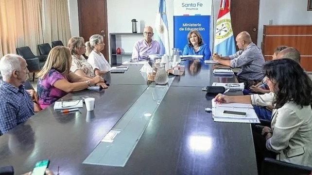Los docentes se re&uacute;nen con el gobierno provincial