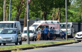 El Sies se hizo presente en Avenida Per&oacute;n al 8000 para socorrer al operario.