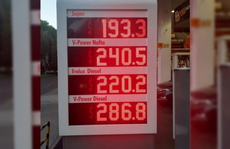 Imagen de Otra vez subi&oacute; la nafta: Shell aument&oacute; el precio de sus combustibles un 4 por ciento en promedio
