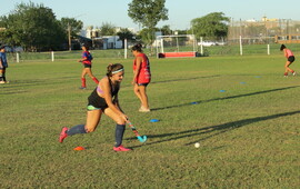 Imagen de El Hockey del "Gato" inici&oacute; la pretemporada con nueva cancha