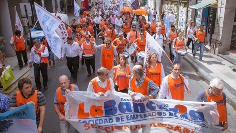 El 23 de febrero no habr&aacute; atenci&oacute;n al p&uacute;blico en los bancos. (Imagen de archivo/Rosario3)