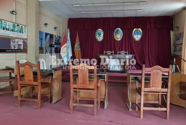 Imagen de El Concejo tiene un plazo fijo millonario con el dinero de los sueldos que no les est&aacute; pagando hace varios meses a Coradini y Oliv&eacute;