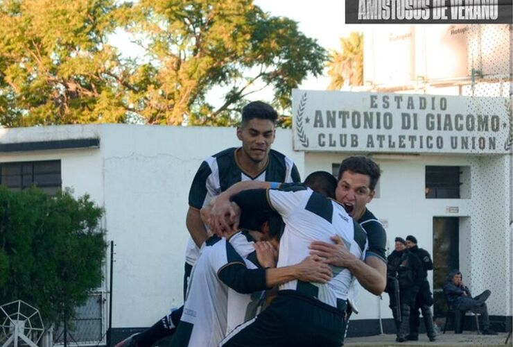 Imagen de Uni&oacute;n anunci&oacute; sus pr&oacute;ximos amistosos de Verano: hoy jugar&aacute; el primero en Arequito