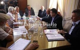 Imagen de El Gobierno de Santa Fe convoc&oacute; nuevamente a estatales, docentes y m&eacute;dicos a discutir paritarias