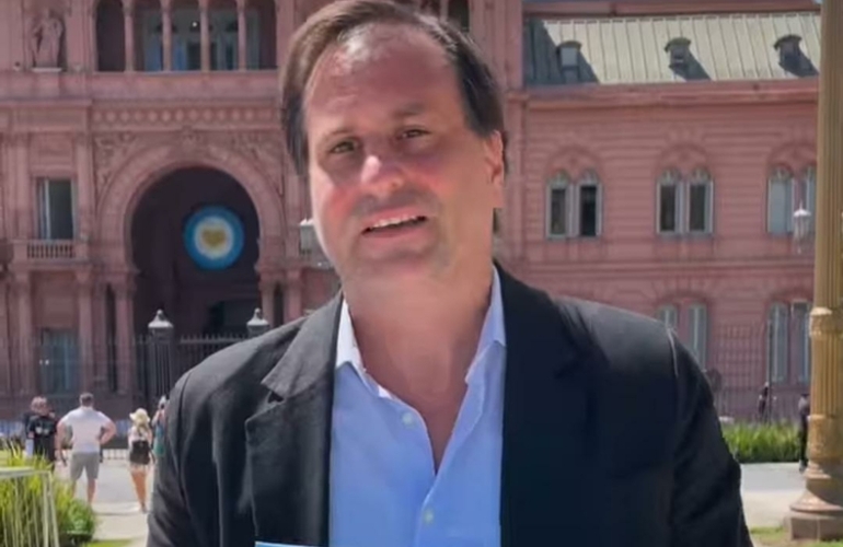 Ferri anunci&oacute; la noticia v&iacute;a redes sociales.