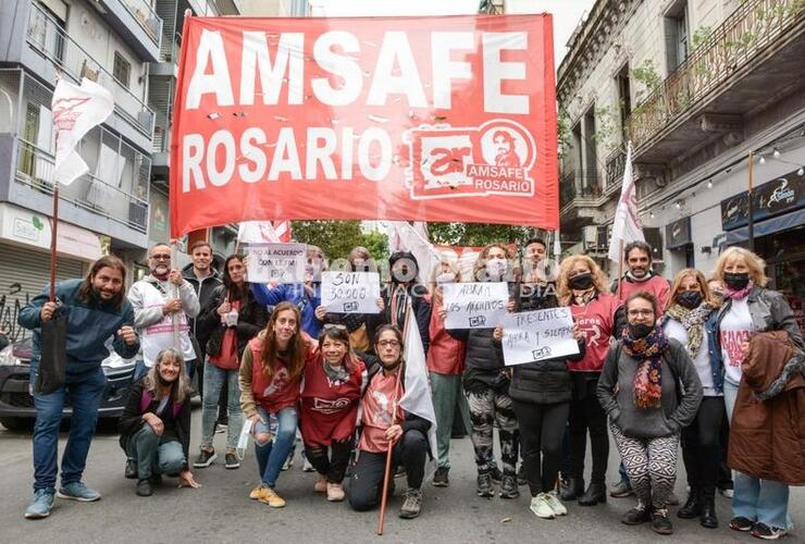 Imagen de Amsafe Rosario votó paro docente: "El 1 no empiezan las clases"