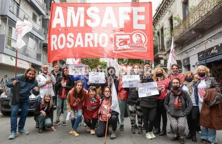 Imagen de Amsafe Rosario votó paro docente: "El 1 no empiezan las clases"