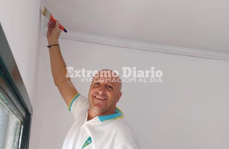 Imagen de Hay equipo: Personal del Santa Mar&iacute;a Goretti pintaron los salones de la instituci&oacute;n