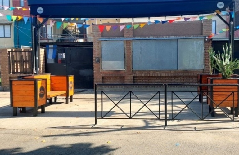 El crimen ocurri&oacute; frente al maxikiosco este domingo a la madrugada. (Rosario3)