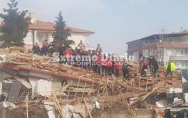 Imagen de Al menos un muerto y decenas de heridos en una nueva r&eacute;plica del sismo en Turqu&iacute;a