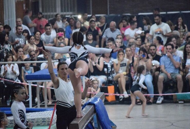Imagen de Unión comenzó con los entrenamientos de Gimnasia Artística