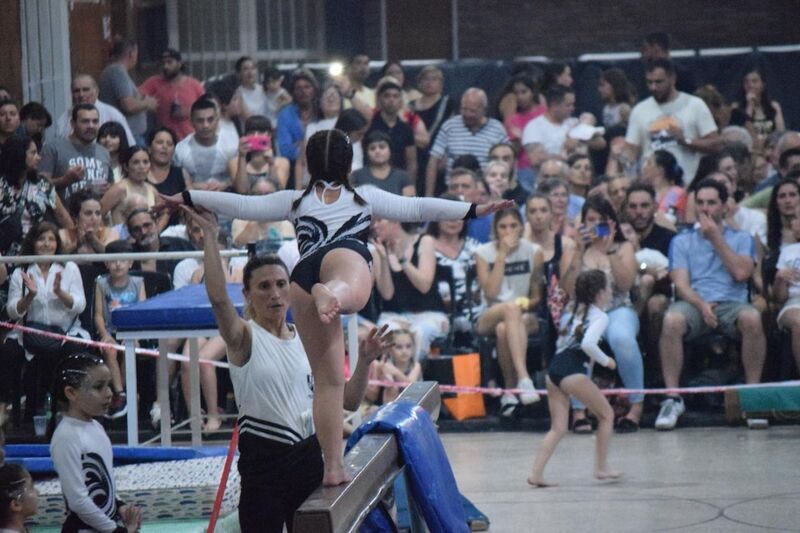 Imagen de Uni&oacute;n comenz&oacute; con los entrenamientos de Gimnasia Art&iacute;stica