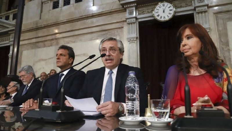 El presidente estar&aacute; acompa&ntilde;ado por Cristina Kirchner y por Cecilia Moreau, quien reemplaz&oacute; a Sergio Massa en la conducci&oacute;n de la C&aacute;mara baja. (archivo)