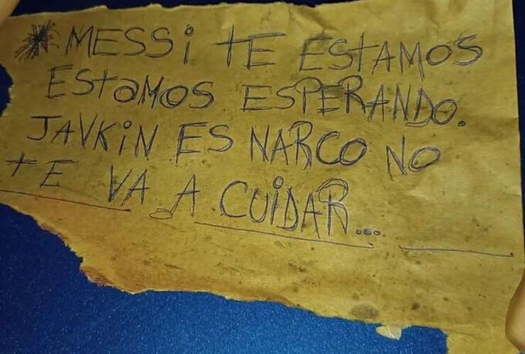 Imagen de Messi te estamos esperando: balearon un supermercado de la familia de Antonela Roccuzzo en Rosario y dejaron un mensaje mafioso