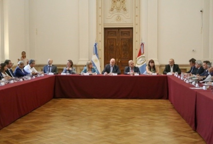 Imagen de Tras la amenaza a Messi, comenzó la reunión de la Junta Provincial de Seguridad en Rosario