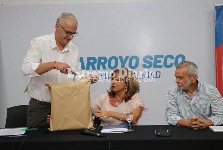 Imagen de Se abrieron los sobres para la licitaci&oacute;n p&uacute;blica para el reacondicionamiento del canal Savoca y alcantarillas