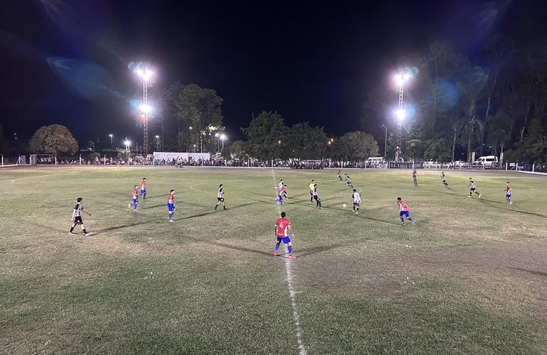 Imagen de Uni&oacute;n venci&oacute; 2 a 0 a Independiente, en el inicio del torneo.
