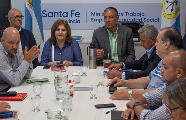 El Gobierno le comunic&oacute; a los gremios que para mantener una nueva reuni&oacute;n paritaria deber&aacute;n suspender la medida de fuerza.