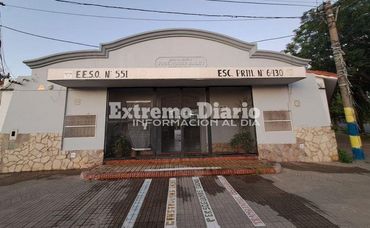 Imagen de Balearon una escuela de la zona sur de Rosario: este lunes no hay clases