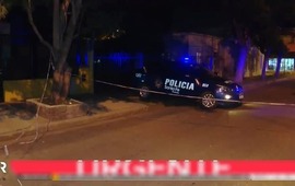 La polic&iacute;a cerr&oacute; el lugar del violento asalto para el peritaje de rigor. (El Tres (captura))