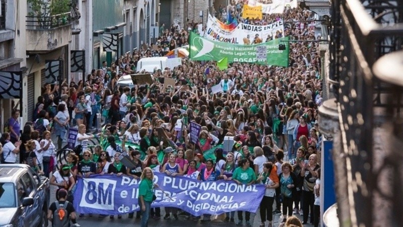 La marcha del 8M convoca multitudes cada a&ntilde;o en la ciudad. (Alan Monz&oacute;n/Rosario3)