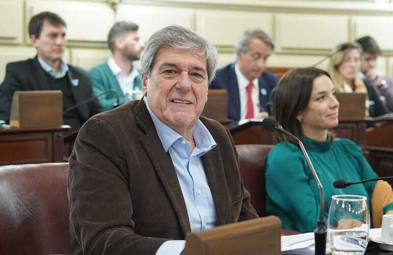 El legislador peronista marcó errores del gobierno provincial.