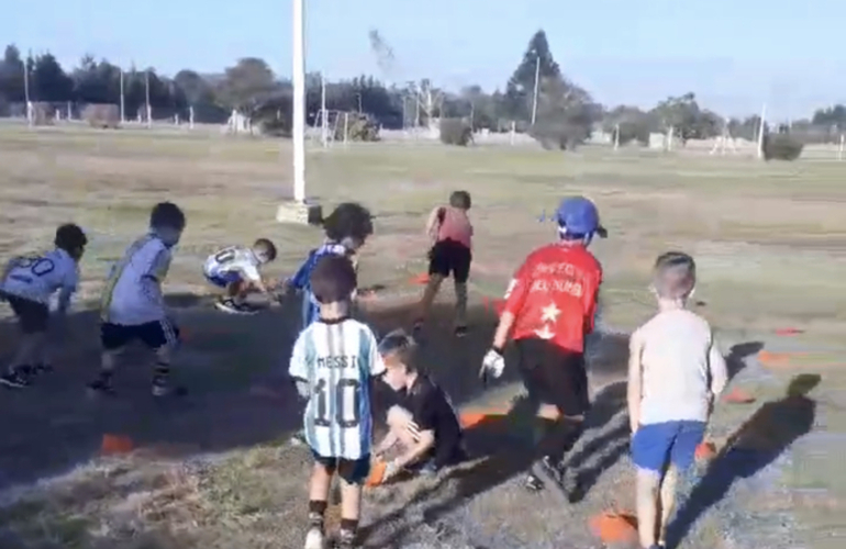 Imagen de Inició la Escuelita de fútbol del Polideportivo Municipal de Pueblo Esther.