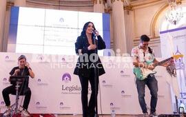 Imagen de Tras un show hist&oacute;rico en V&eacute;lez, Lali fue distinguida como Personalidad destacada de la Cultura