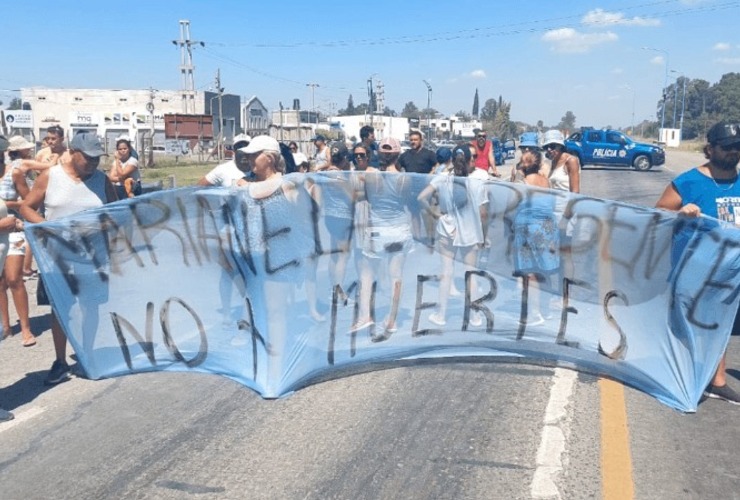 Imagen de Vecinos de La Carolina cortaron la ruta 18 en reclamo de obras de seguridad vial