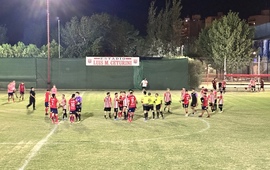 Imagen de Talleres perdi&oacute; 2 a 1 de local ante Riberas del Paran&aacute;.