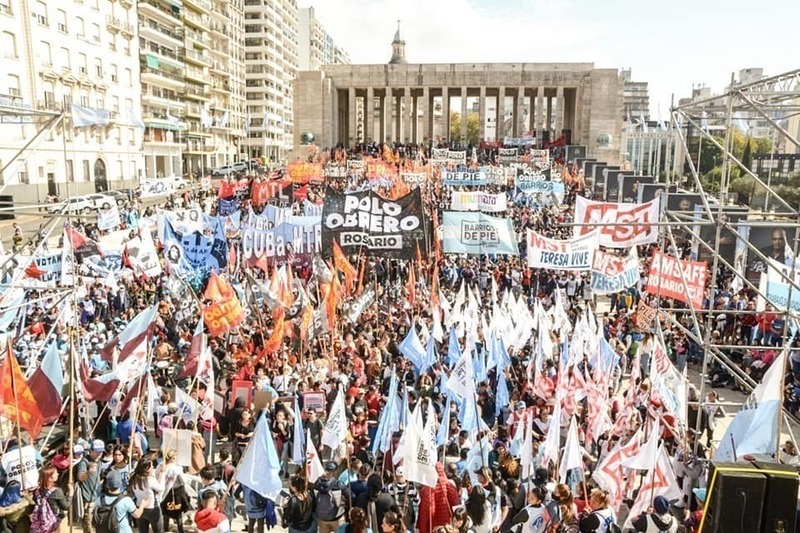 Imagen de Anuncian corte y movilizaci&oacute;n este martes para reclamar por bajas en Potenciar Trabajo