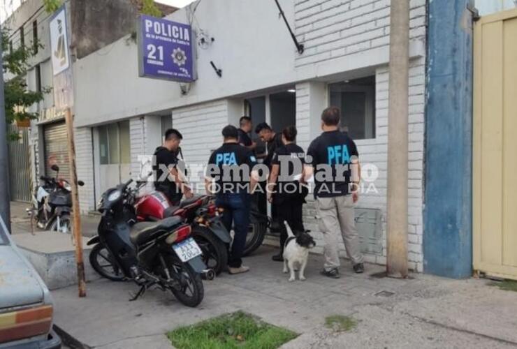 Imagen de Allanan la comisaría 21ª por la desaparición de un joven: secuestraron filmaciones y teléfonos