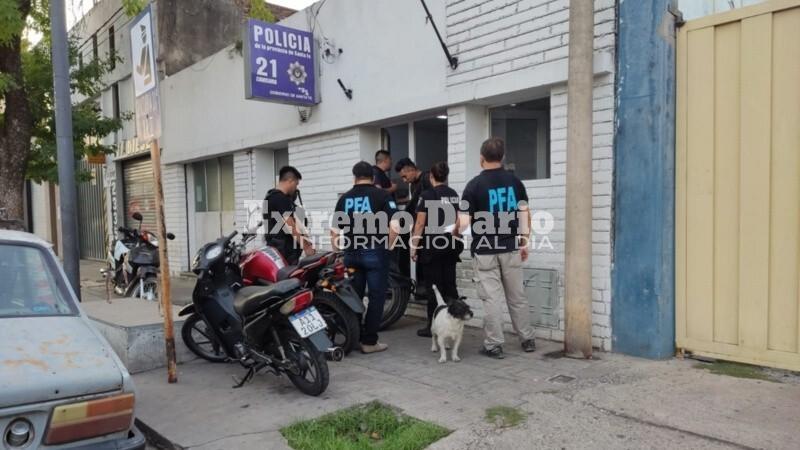 Imagen de Allanan la comisar&iacute;a 21&ordf; por la desaparici&oacute;n de un joven: secuestraron filmaciones y tel&eacute;fonos