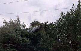 El temporal en P&eacute;rez gener&oacute; voladura de chapas. (P&eacute;rez Informa)